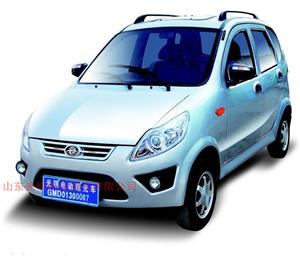  光明家庭式电动轿车